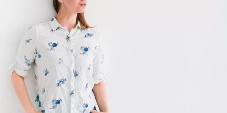 How to Wear a Button-Up Button-Up Shirts for Women