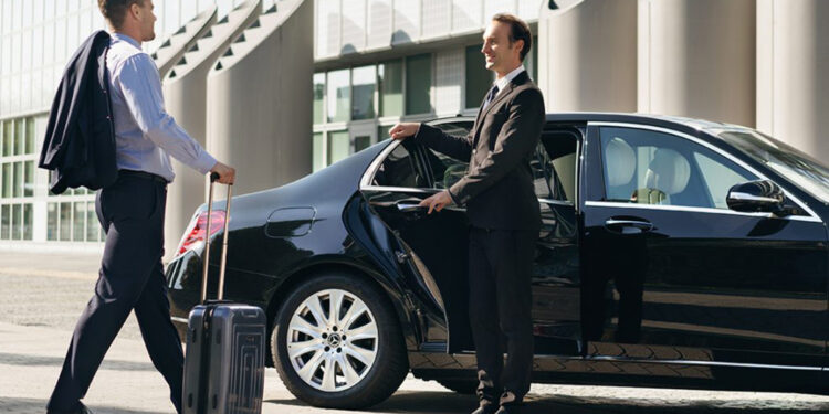 Traveling with a Group: The Benefits of Hiring a Sunnyvale Limousine Service