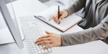 Should Students Use AI for Writing Assignments?
