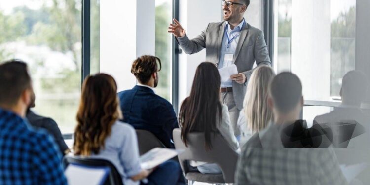 Leadership Coaching in India and the Power of Team Coaching: Unlocking Potential for Organizational Success