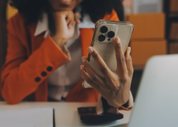 Derfor er det smart at købe gamle mobiltelefoner i 2025