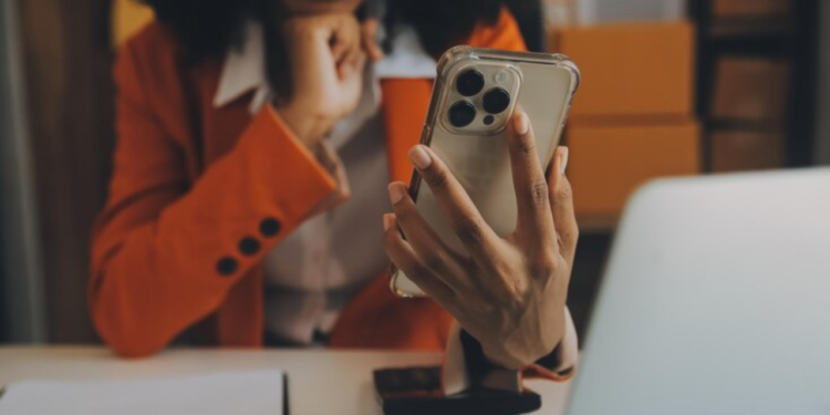 Derfor er det smart at købe gamle mobiltelefoner i 2025