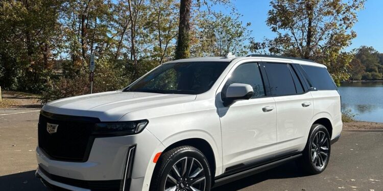 Why Luxury SUV Rentals Are a Must for Red Carpet and Gala Events
